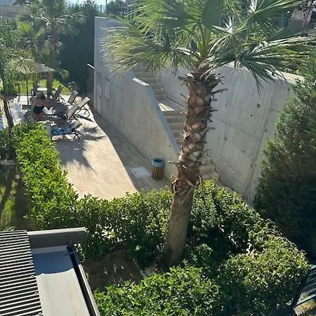 Alacatiya 5 Dk Uzaklikta Yazlik Daire