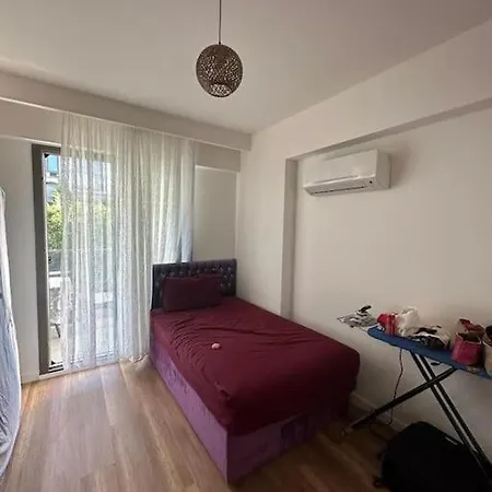 Alacatiya 5 Dk Uzaklikta Yazlik Apartamento